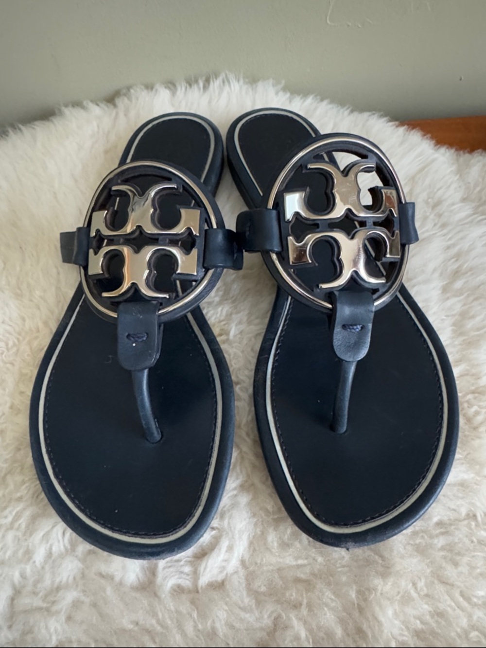 Tory Burch Navy Leather Logo Thong Sandals with Silver Emblem